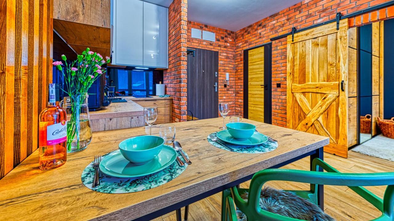 Apartament Bialy Wilk - 5D Apartamenty Świeradów-Zdrój エクステリア 写真